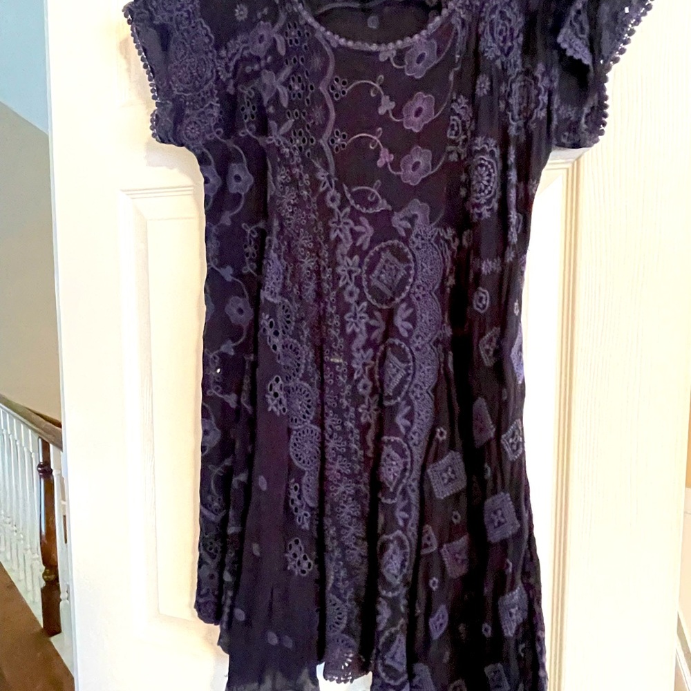 Johnny Was Navy Eyelet top, Size M